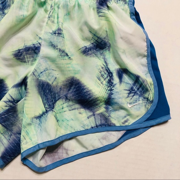 Girl’s Nike Running Shorts 0366 - Picture 2 of 4